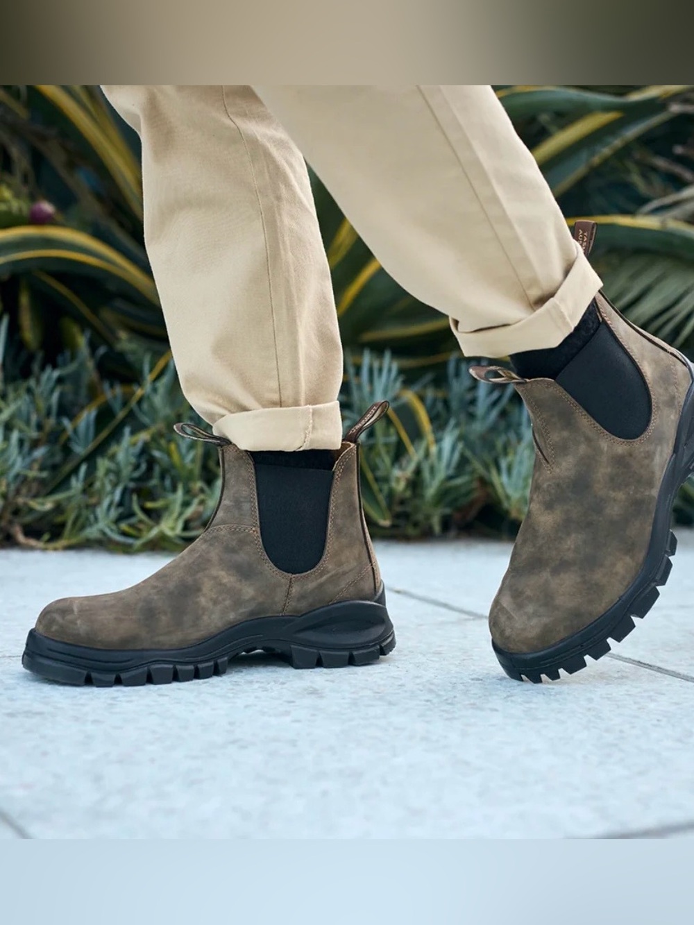 Blundstone 2239 Men’s Lug Sole Rustic Brown Chelsea Boot